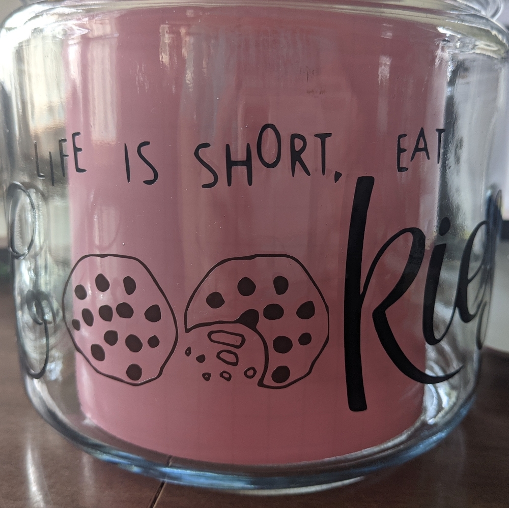 Cookie jar